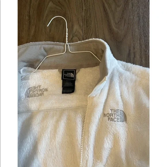 White Fleece North Face Jacket - Picture 4 of 4